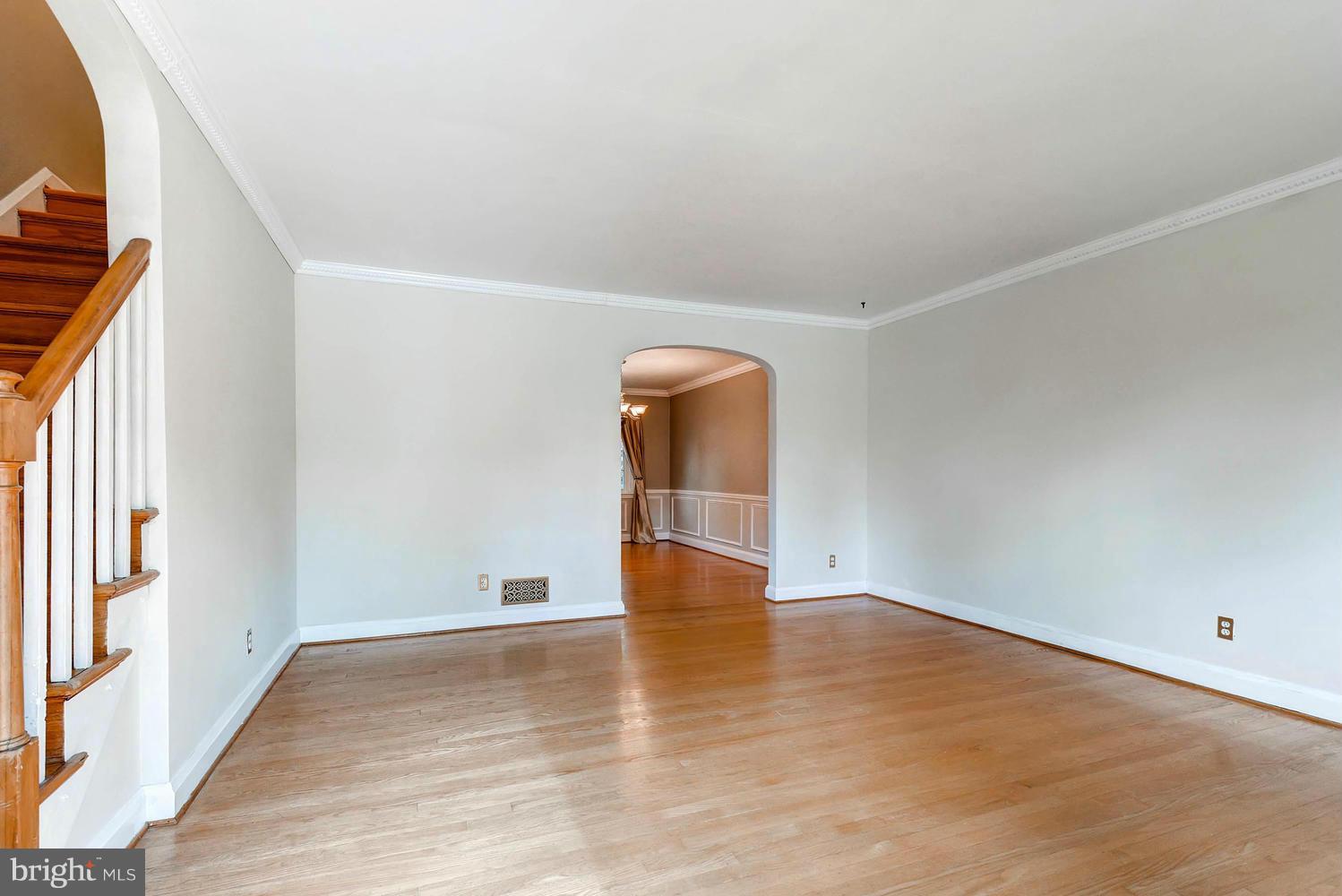 256 Stanmore Road Baltimore, MD 21212 - Photo 3 of 27 Spacious Family Room