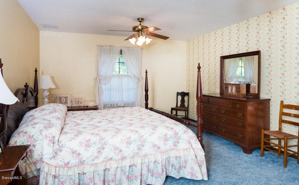 4106 Hield Road Northwest Palm Bay, FL 32907 - Photo 14 of 33 med-9.jpg