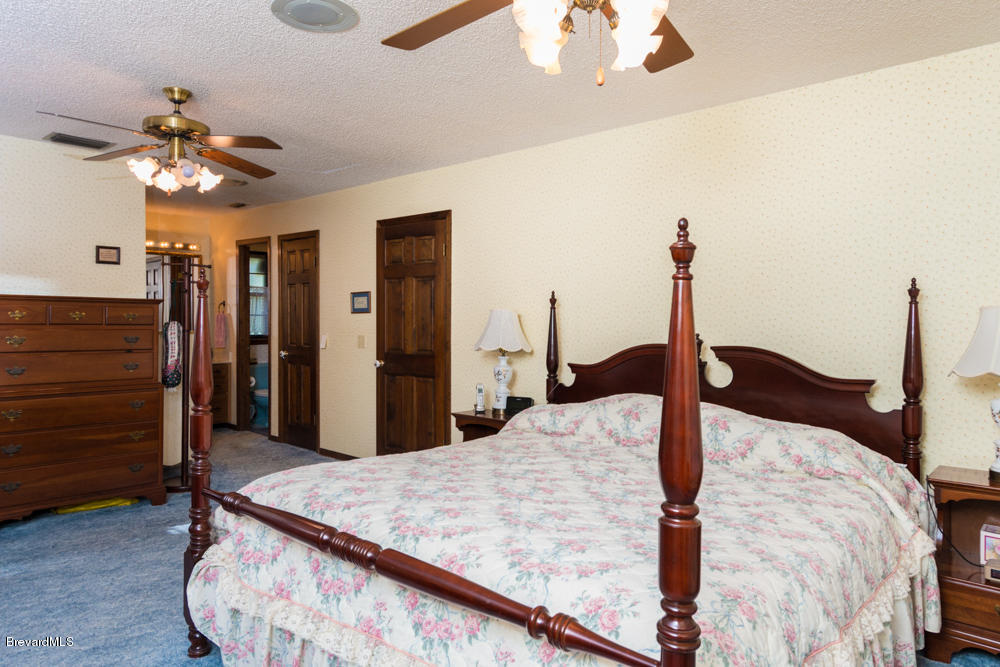4106 Hield Road Northwest Palm Bay, FL 32907 - Photo 15 of 33 med-10.jpg