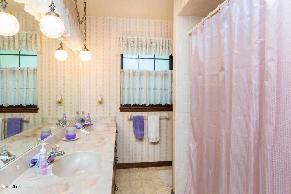 4106 Hield Road Northwest Palm Bay, FL 32907 - Photo 16 of 33 med-11.jpg