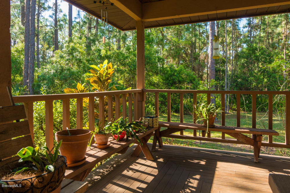 4106 Hield Road Northwest Palm Bay, FL 32907 - Photo 5 of 33 med-29.jpg