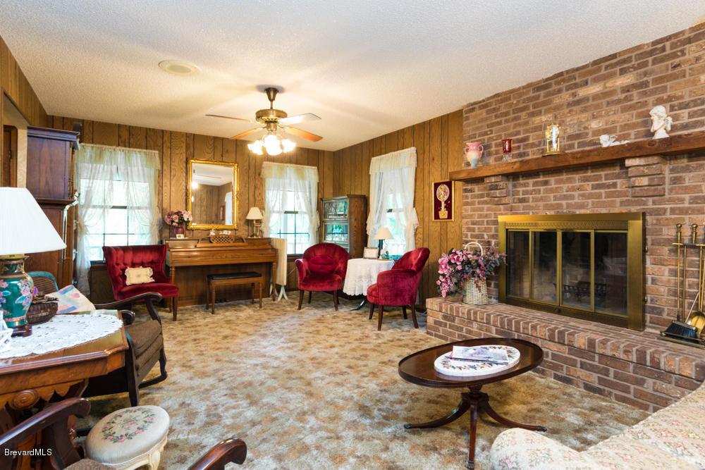 4106 Hield Road Northwest Palm Bay, FL 32907 - Photo 8 of 33 med-3.jpg