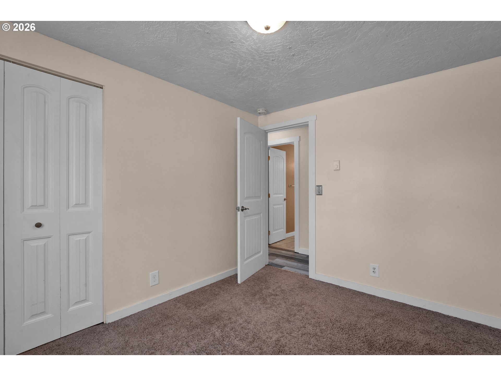 947 South R Street Cottage Grove, OR 97424 - Photo 25 of 48 Bedroom
