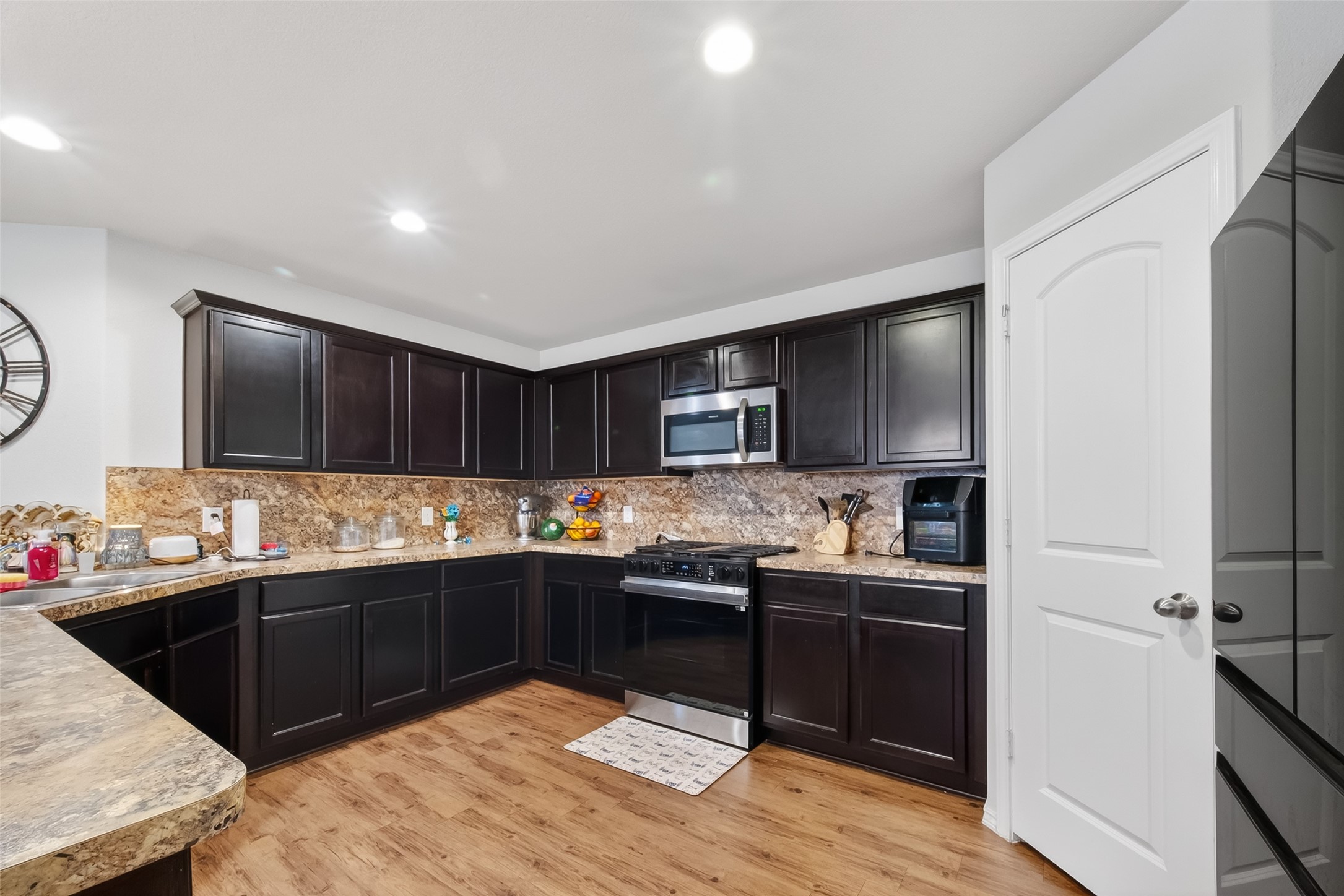 1042 Rancho Grande Drive Channelview, TX 77530 - Photo 15 of 36