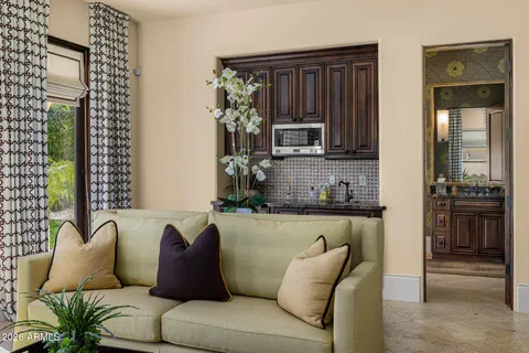 $8,995,000 | 7170 North 69th Place, Paradise Valley, AZ 85253