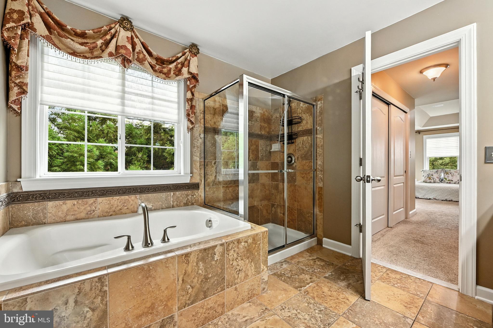 1901 Eamons Way Annapolis, MD 21401 - Photo 40 of 64 Owners soaking tub/separate shower