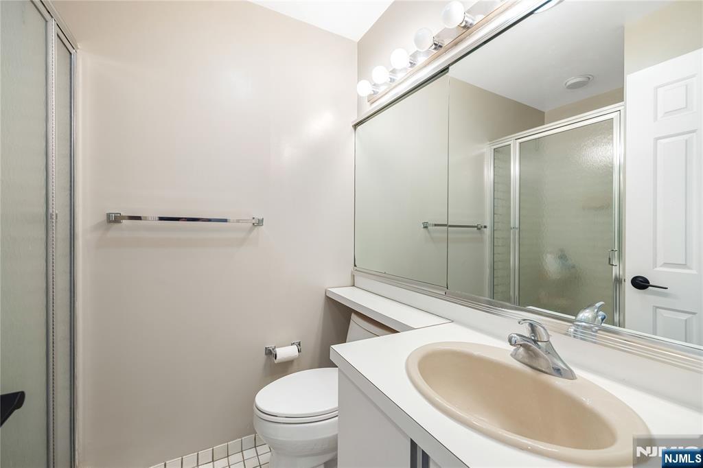 300 Gorge Road, Unit 8 Cliffside Park, NJ 07010 - Photo 23 of 32