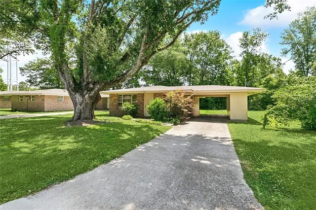 $1,255,000 | 100-11 Sherwood Drive, Hammond, LA 70401