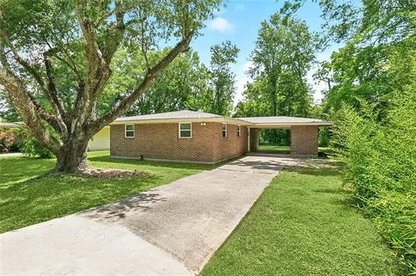 $1,192,000 | 100-11 Sherwood Drive, Hammond, LA 70401