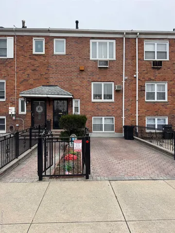 $1,128,000 | 69-32 Eliot Avenue | Middle Village