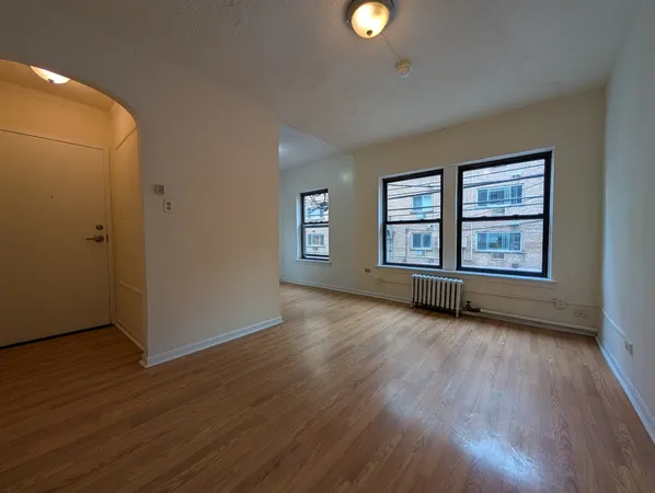 $1,195 | 5417 North Kenmore Avenue, Unit 211, Chicago, IL 60640