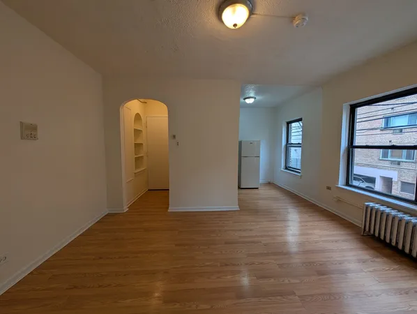 $1,195 | 5417 North Kenmore Avenue, Unit 211, Chicago, IL 60640