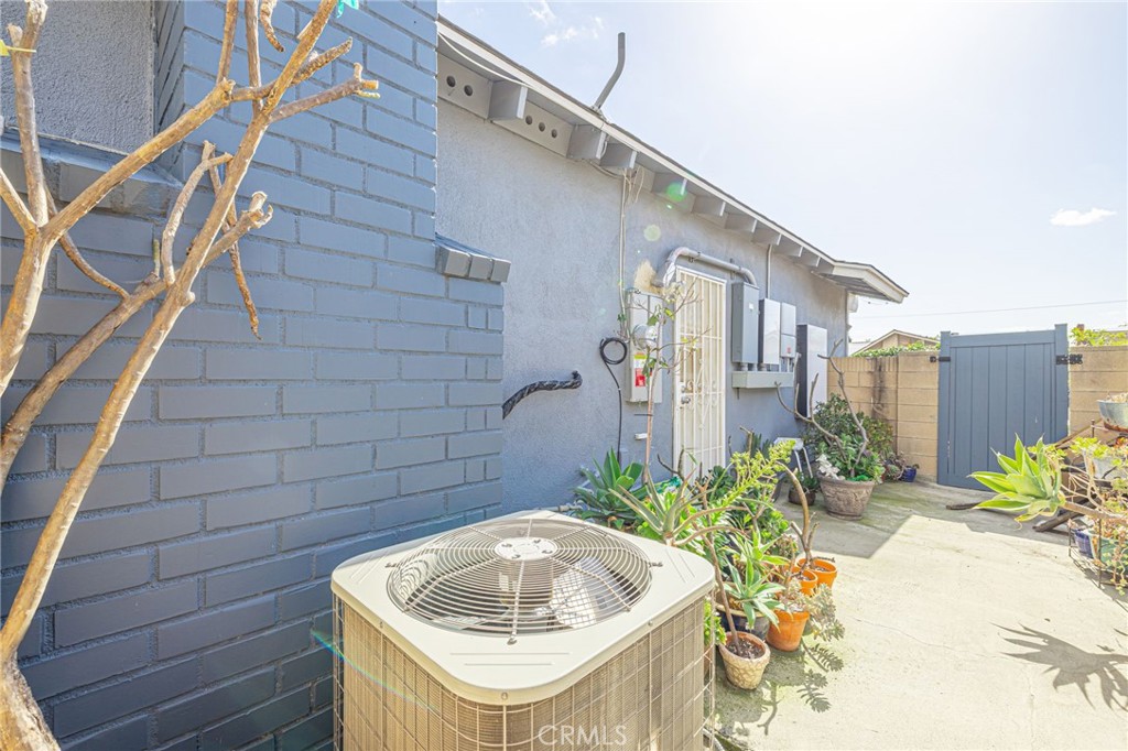 2078 Swindon Avenue Simi Valley, CA 93063 - Photo 38 of 44 a house view with a potted plant