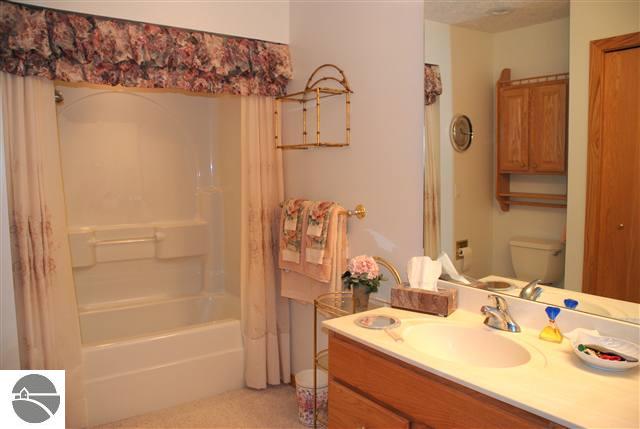 6517 Mission Ridge Traverse City, MI 49686 - Photo 8 of 15 1712823-7.JPG