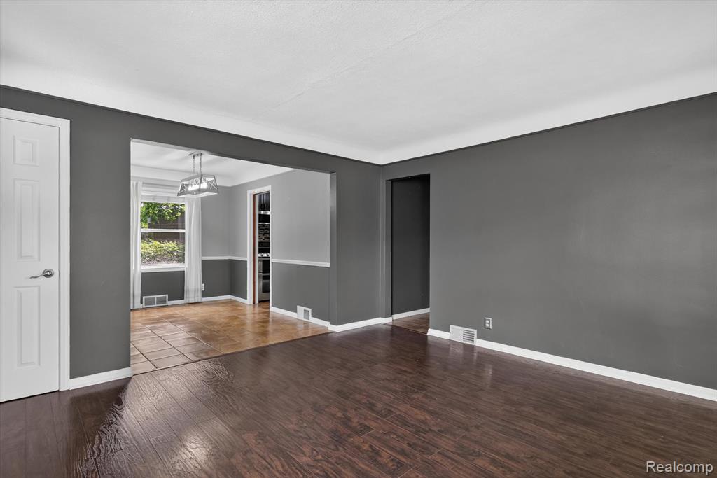 1215 Goddard Road Wyandotte, MI 48192 - Photo 21 of 49