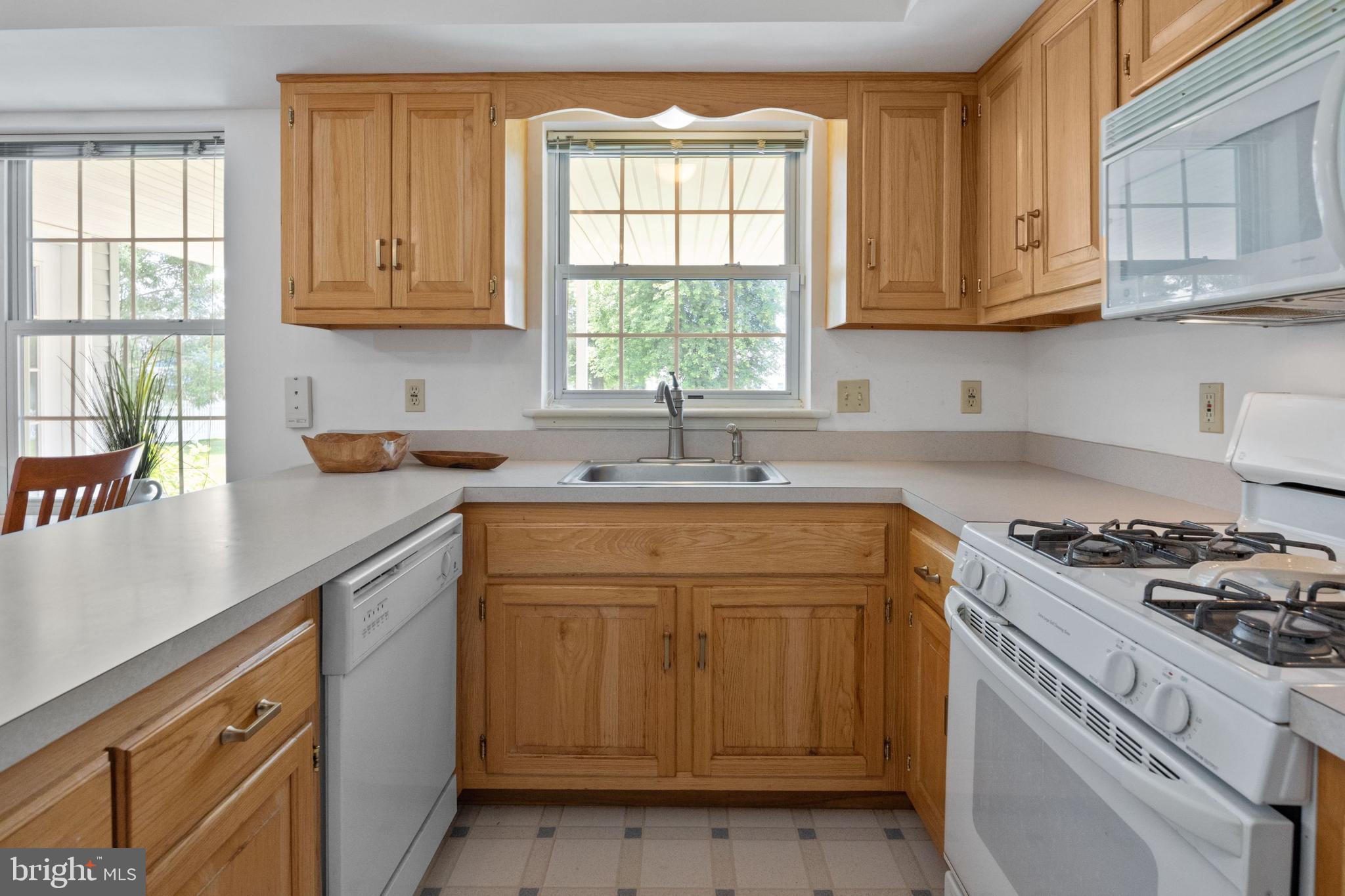 3210 Colonial Road Hatboro, PA 19040 - Photo 11 of 29 Kitchen