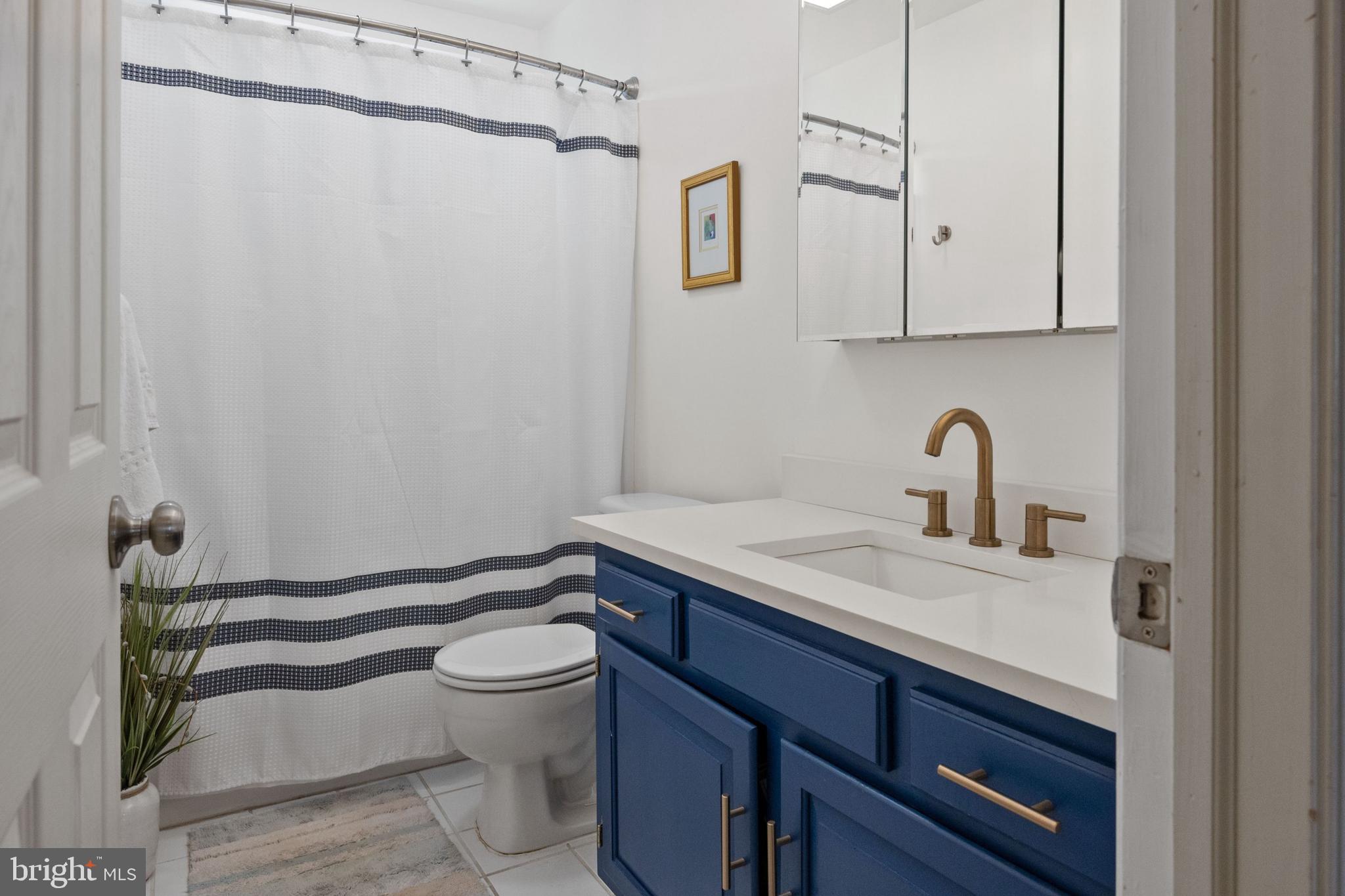 3210 Colonial Road Hatboro, PA 19040 - Photo 22 of 29 Bathroom 2