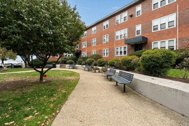 $3,750 | 125 Farragut Road, Unit 35, Boston, MA 02127