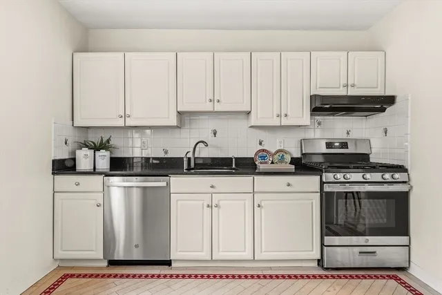 $3,750 | 125 Farragut Road, Unit 35, Boston, MA 02127