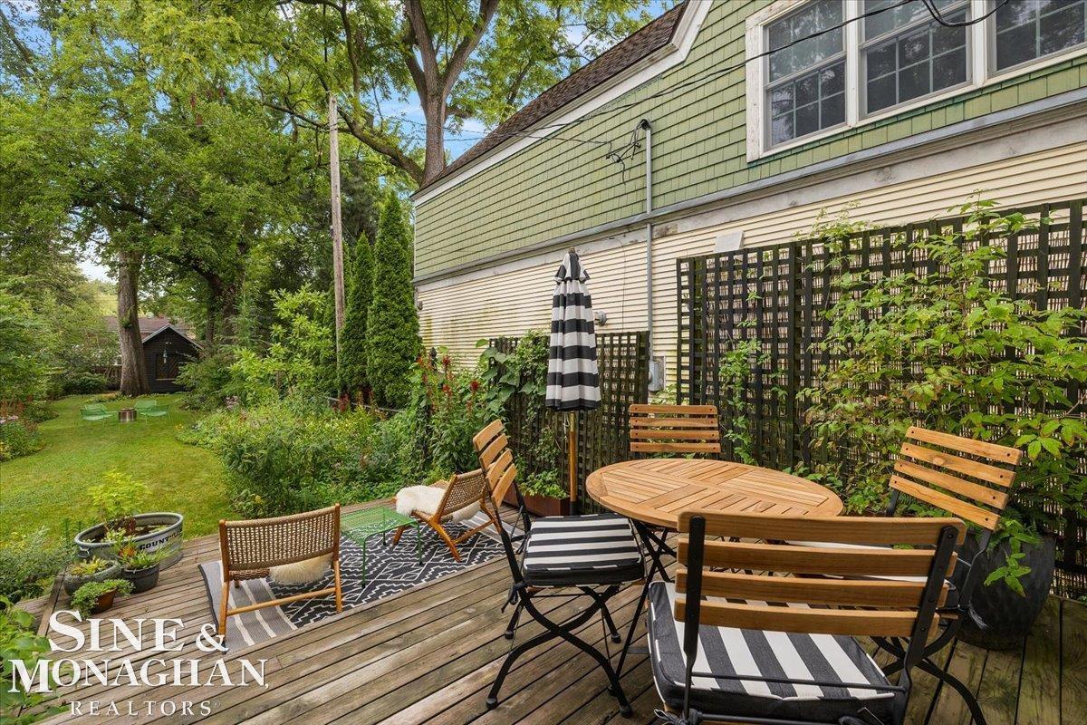 82 Kerby Road Grosse Pointe, MI 48236 - Photo 26 of 42 50188260-8D7F195D-0897-4A34-B774-CA9E285EE2DA.JPG