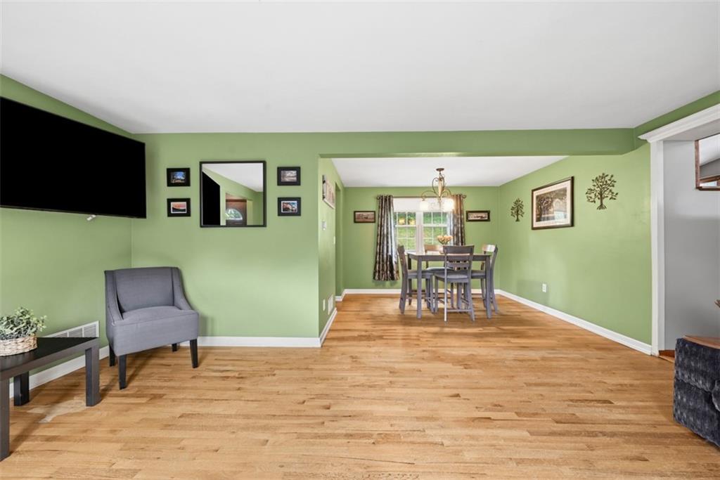 122 Grove Hill Road Baden, PA 15005 - Photo 9 of 49