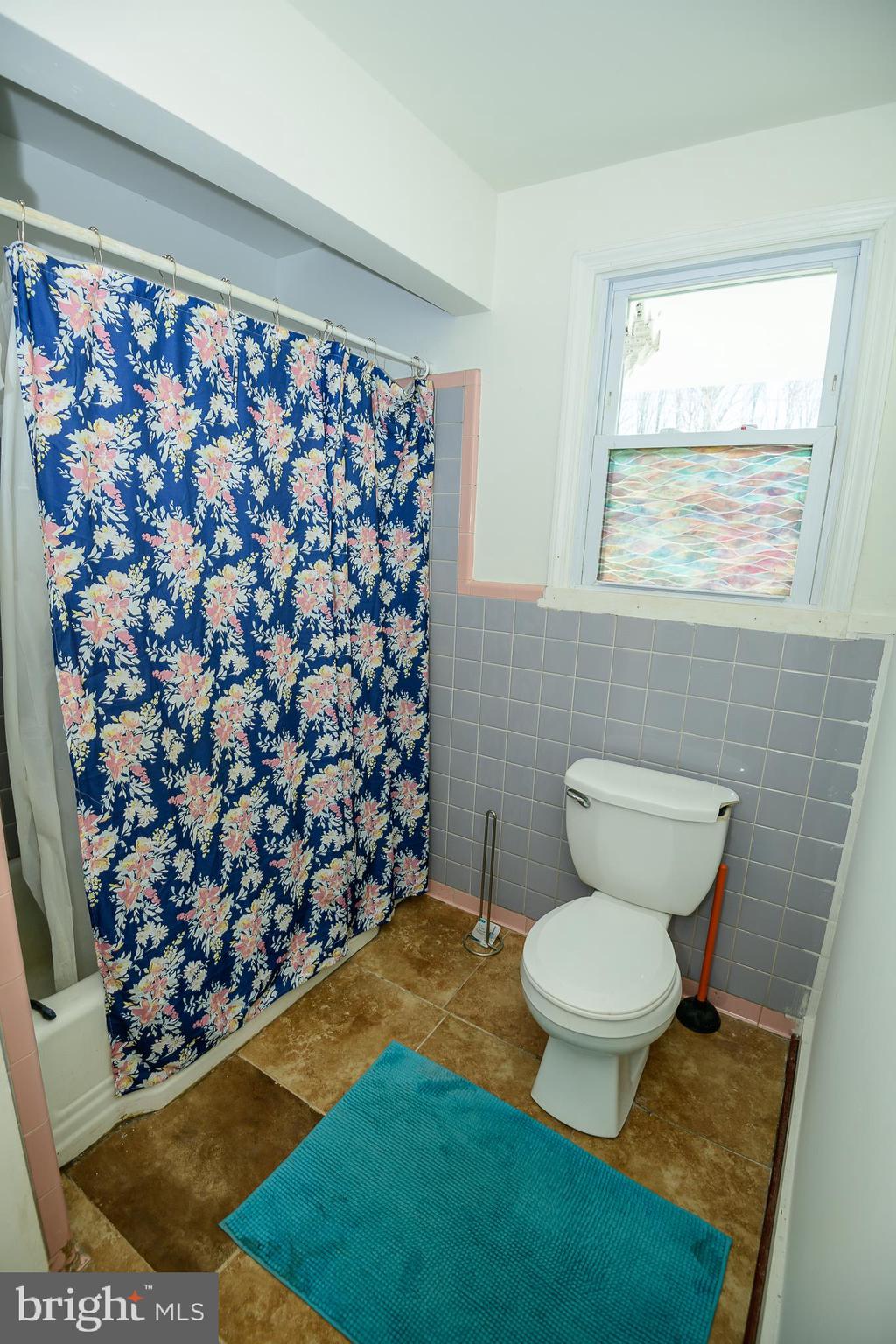 2010 Forest Hill Drive Silver Spring, MD 20903 - Photo 3 of 21