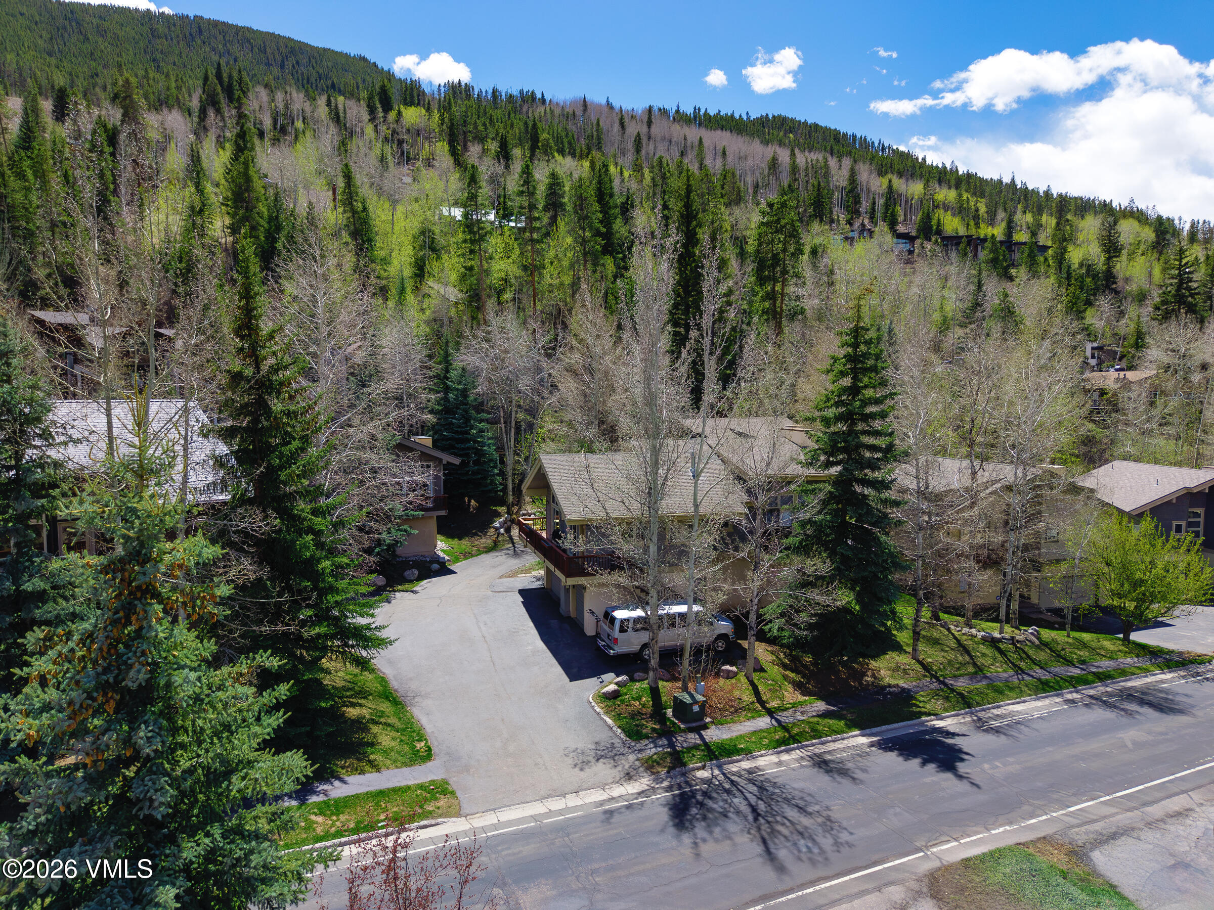 2782 Kinnickinnick Road, Unit 9B Vail, CO 81657 - Photo 23 of 30 2782B_Kinnikinnick_Road_045 copy