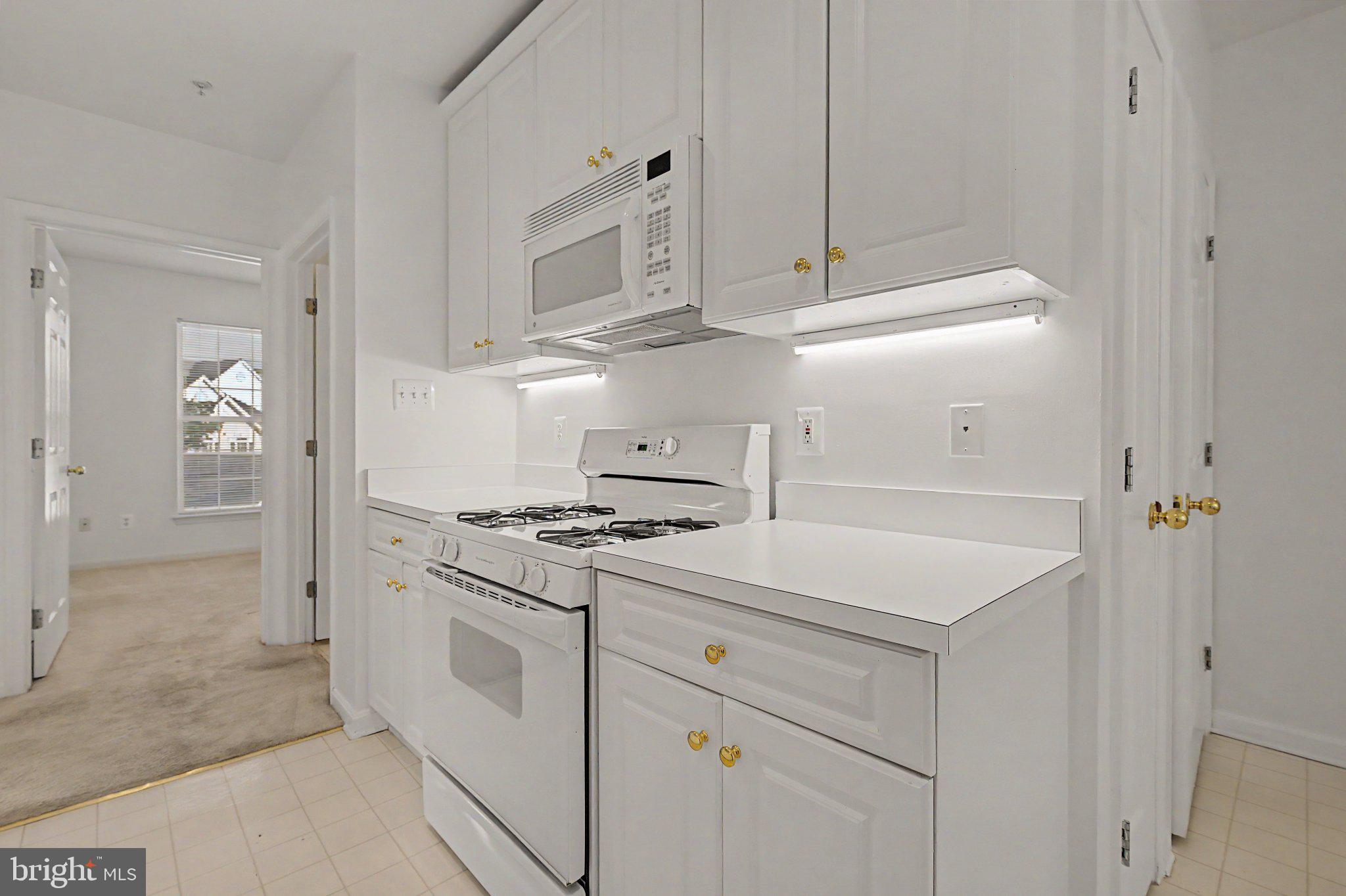 25252 Riffleford Square, Unit 204 Chantilly, VA 20152 - Photo 11 of 28 Gallery Image 11
