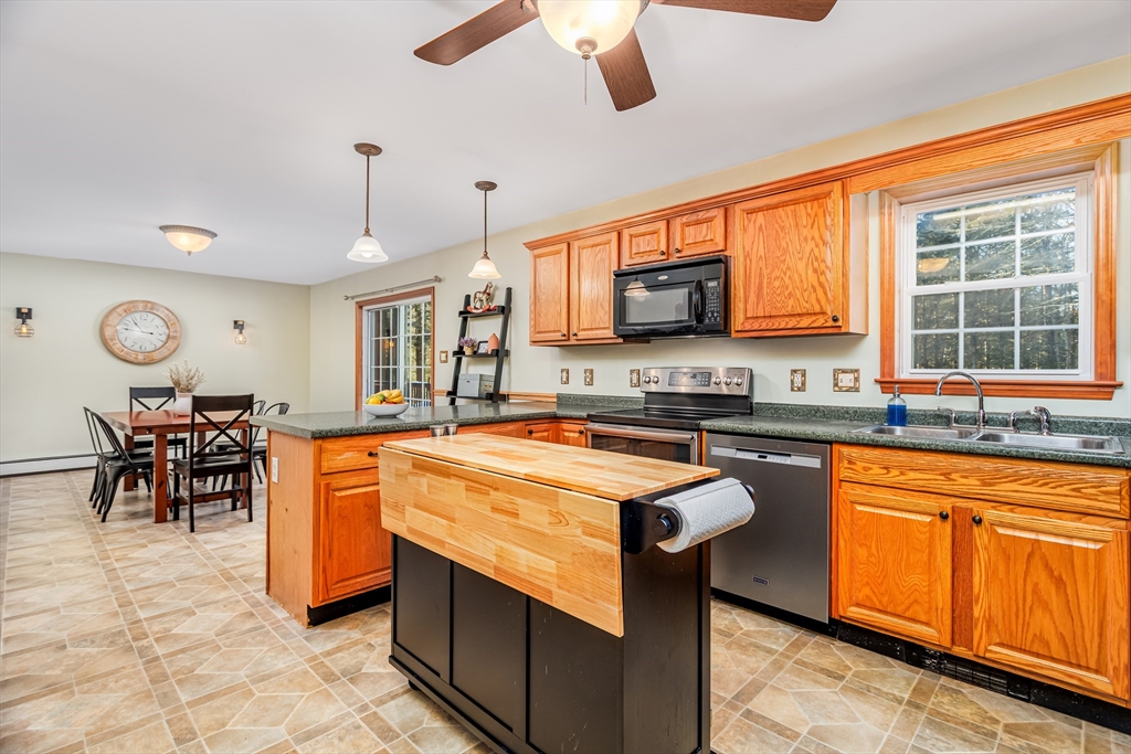 51 E Road Orange, MA 01364 - Photo 3 of 42