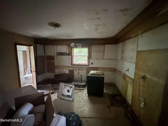 $125,000 | 77 Front Street, North Adams, MA 01247