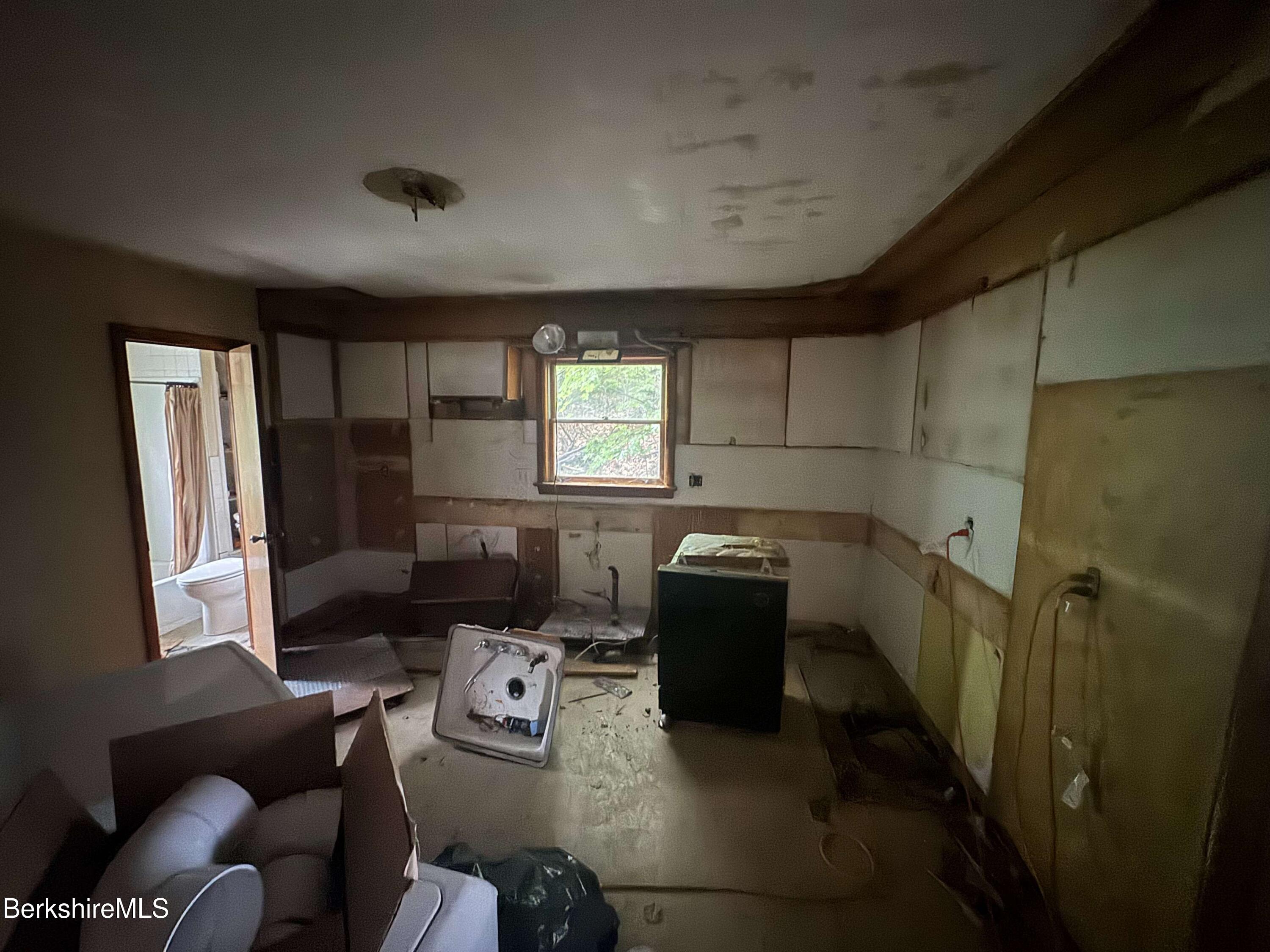 77 Front Street North Adams, MA 01247 - Photo 6 of 16 IMG_1847