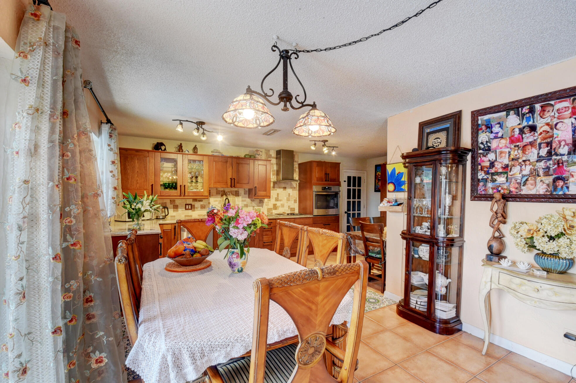 10332 Sleepy Brook Way Boca Raton, FL 33428 - Photo 16 of 22 livingroom