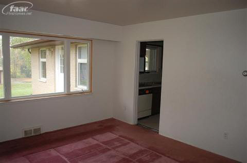 4226 Beecher Road Flint, MI 48532 - Photo 11 of 18 20174313-10.JPG