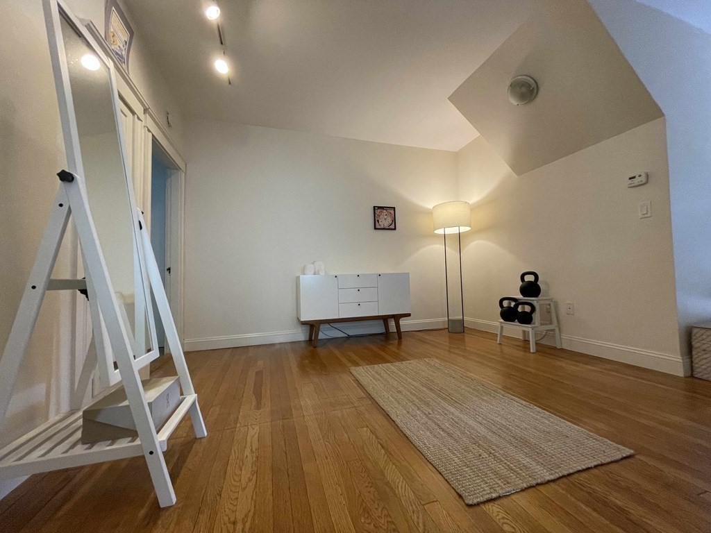 78 Stearns Road, Unit 1 Brookline, MA 02446 - Photo 4 of 19