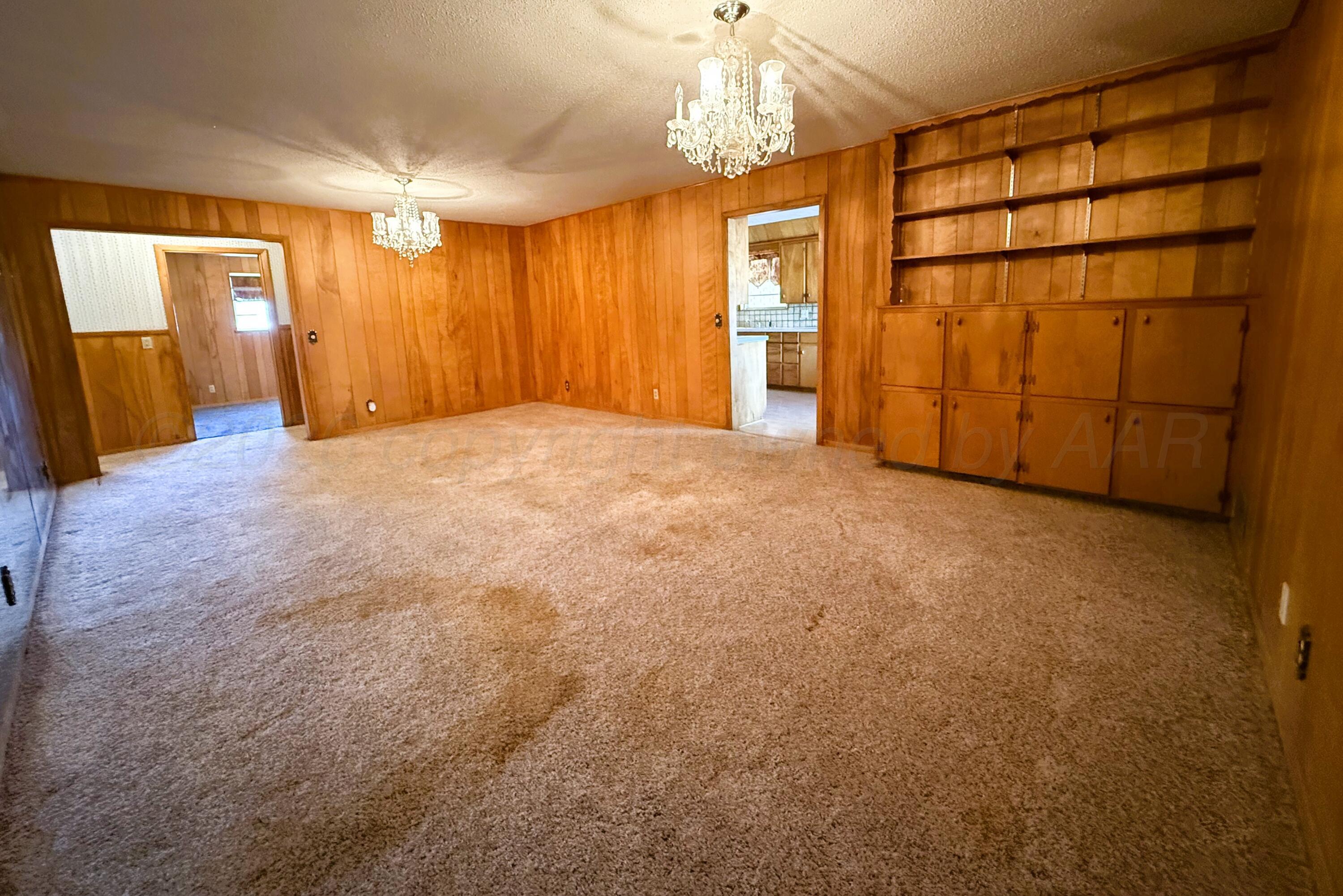 613 South Pearl Street Stratford, TX 79084 - Photo 10 of 32 Dining Room