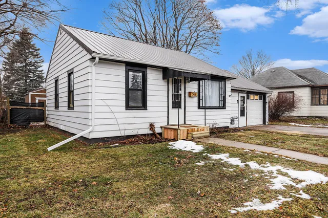 $129,900 | 512 Center Street, Sturgis, MI 49091