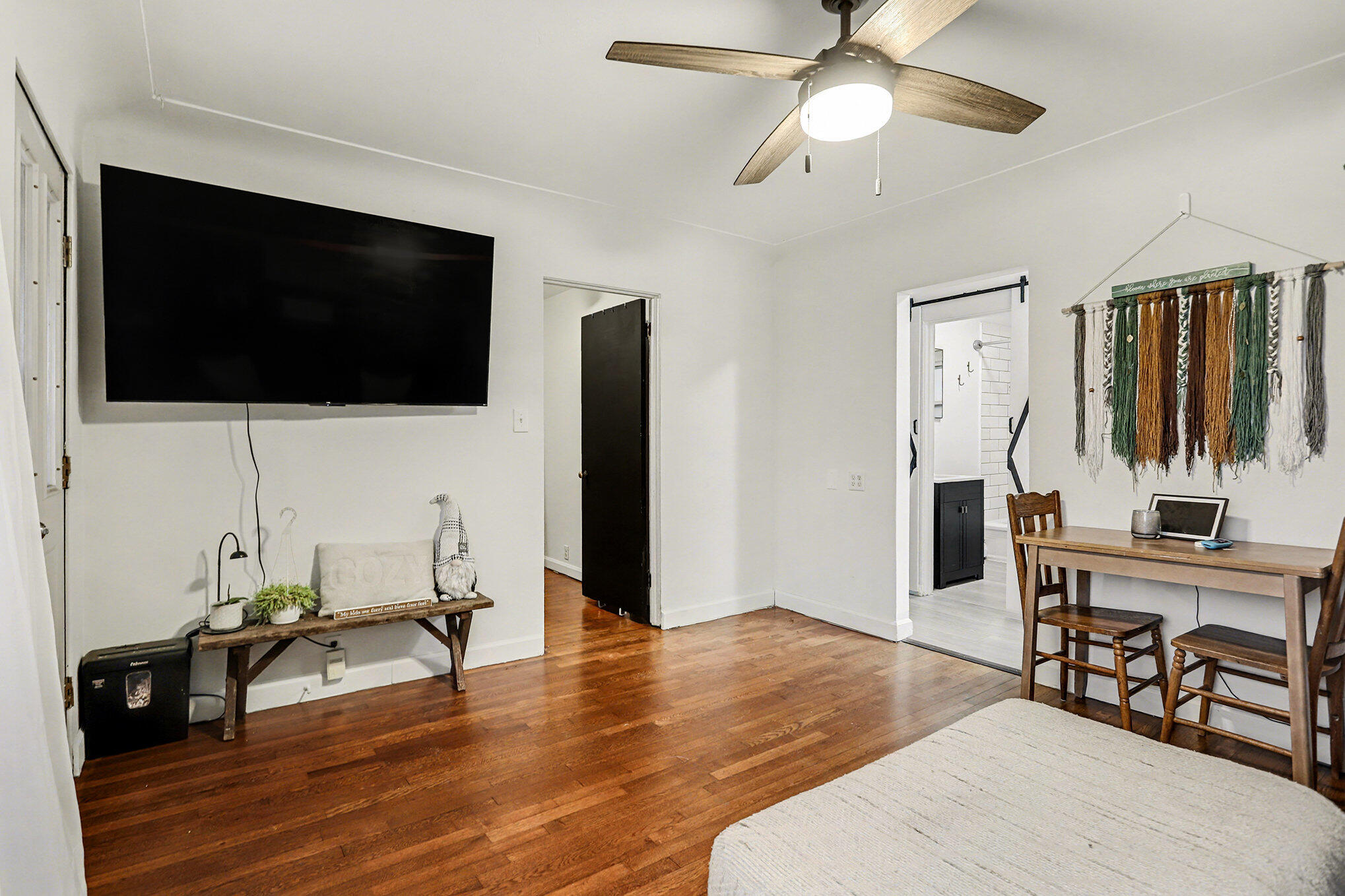 512 Center Street Sturgis, MI 49091 - Photo 5 of 19 Living Room