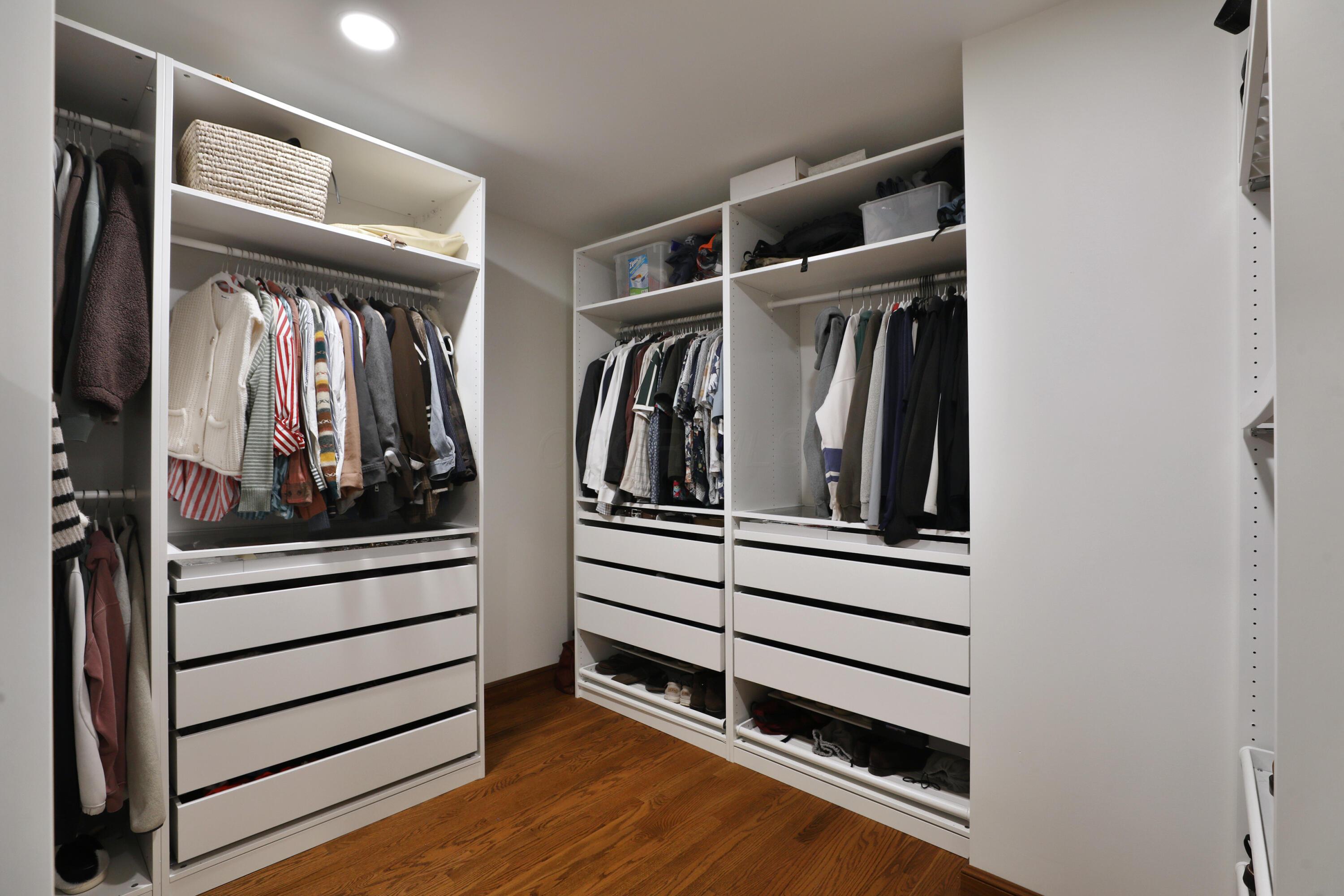 125 Sheffield Road Columbus, OH 43214 - Photo 26 of 60 Walk-in closet