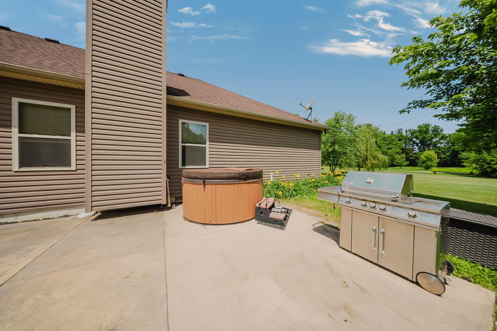 6684 Borror Road Grove City, OH 43123 - Photo 86 of 118 Patio