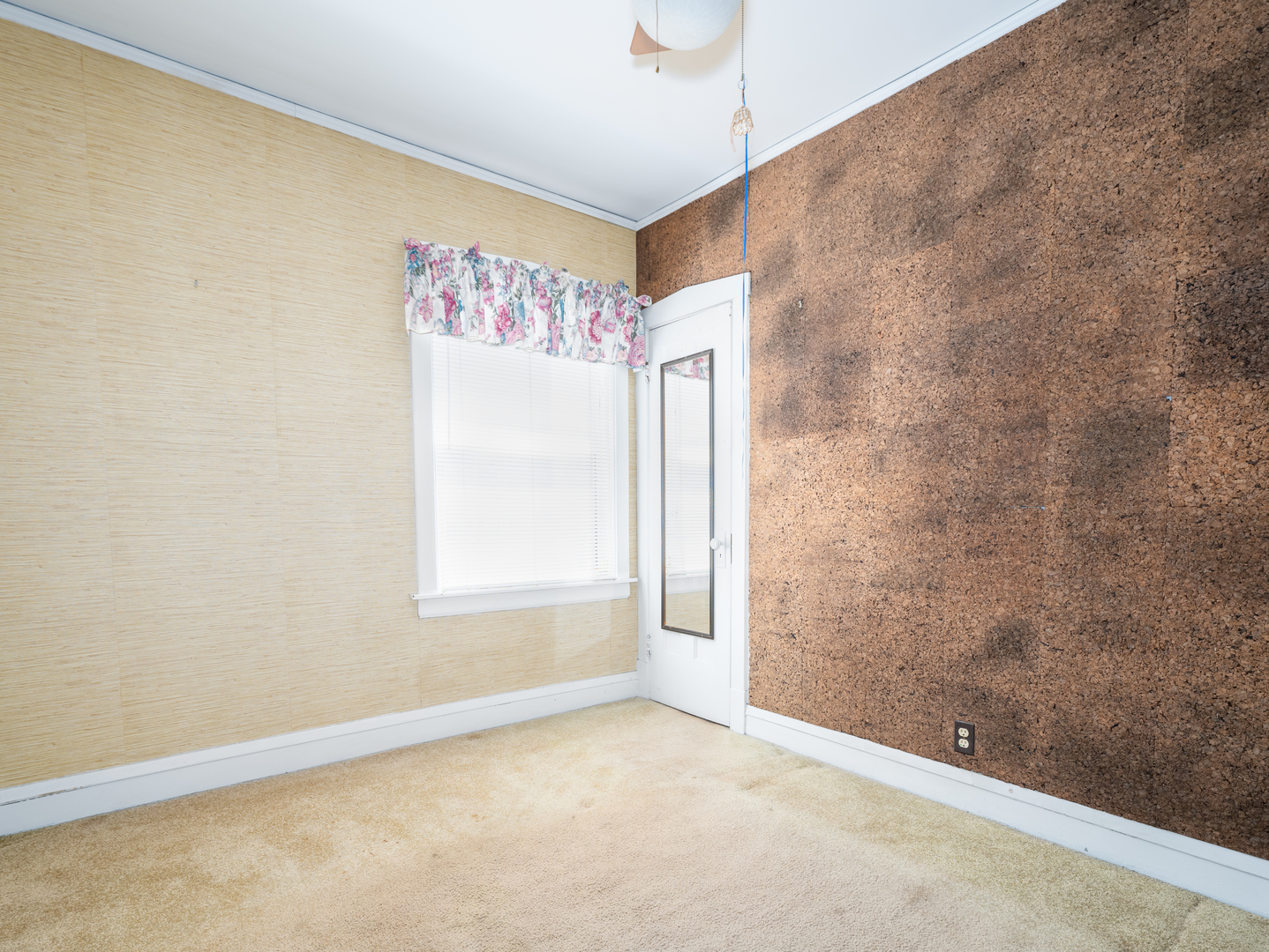 4949 West Deming Place Chicago, IL 60639 - Photo 8 of 18 a view of an empty room