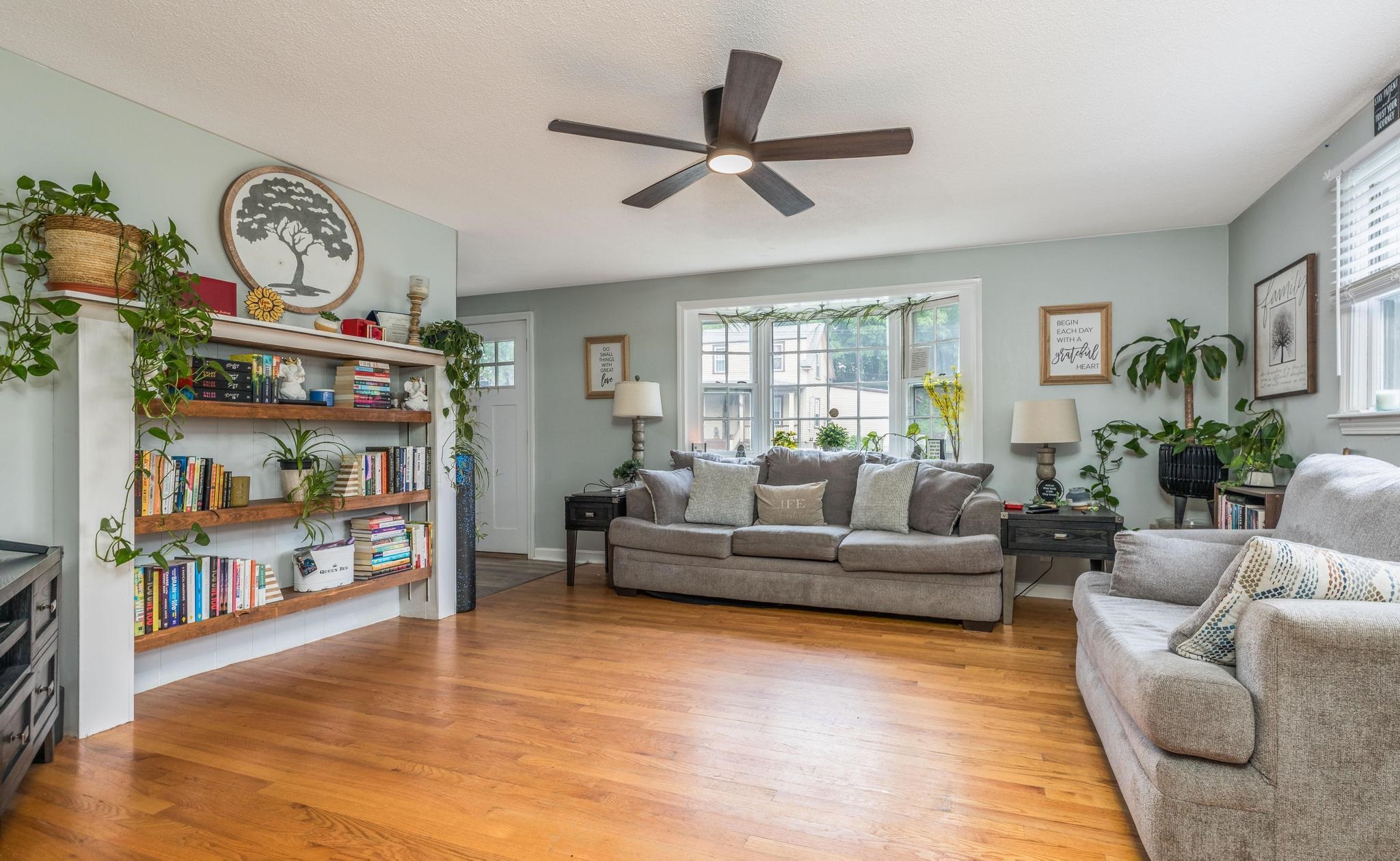 18 Brook Street Derry, NH 03038 - Photo 13 of 42