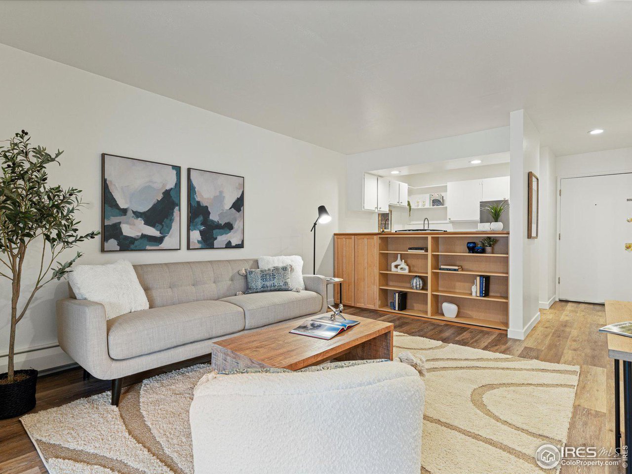 2707 Valmont Road, Unit 307 Boulder, CO 80304 - Photo 2 of 22 Spacious living