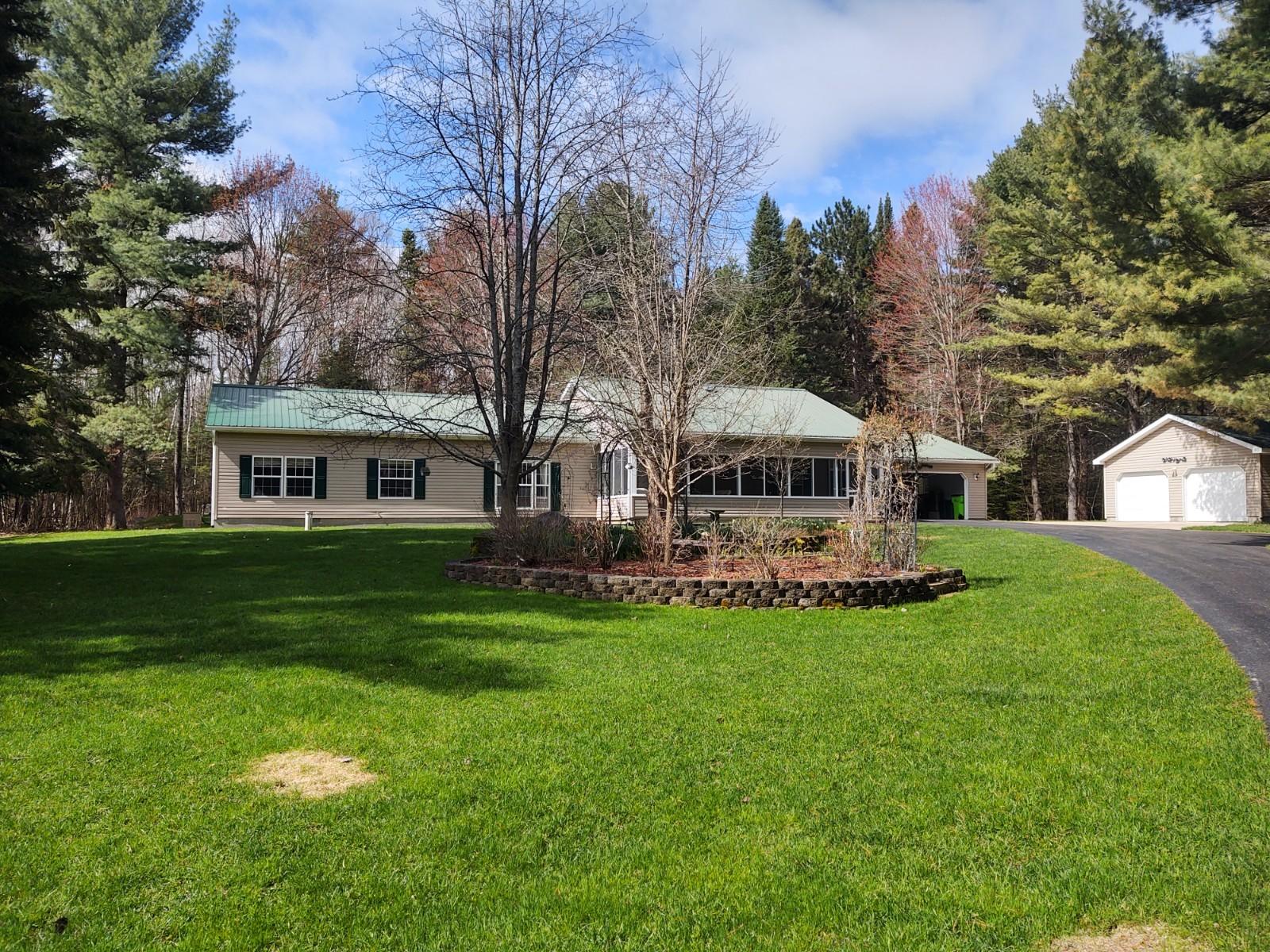 8275 Carter Road Cheboygan, MI 49721 - Photo 3 of 97 Gallery Image 3