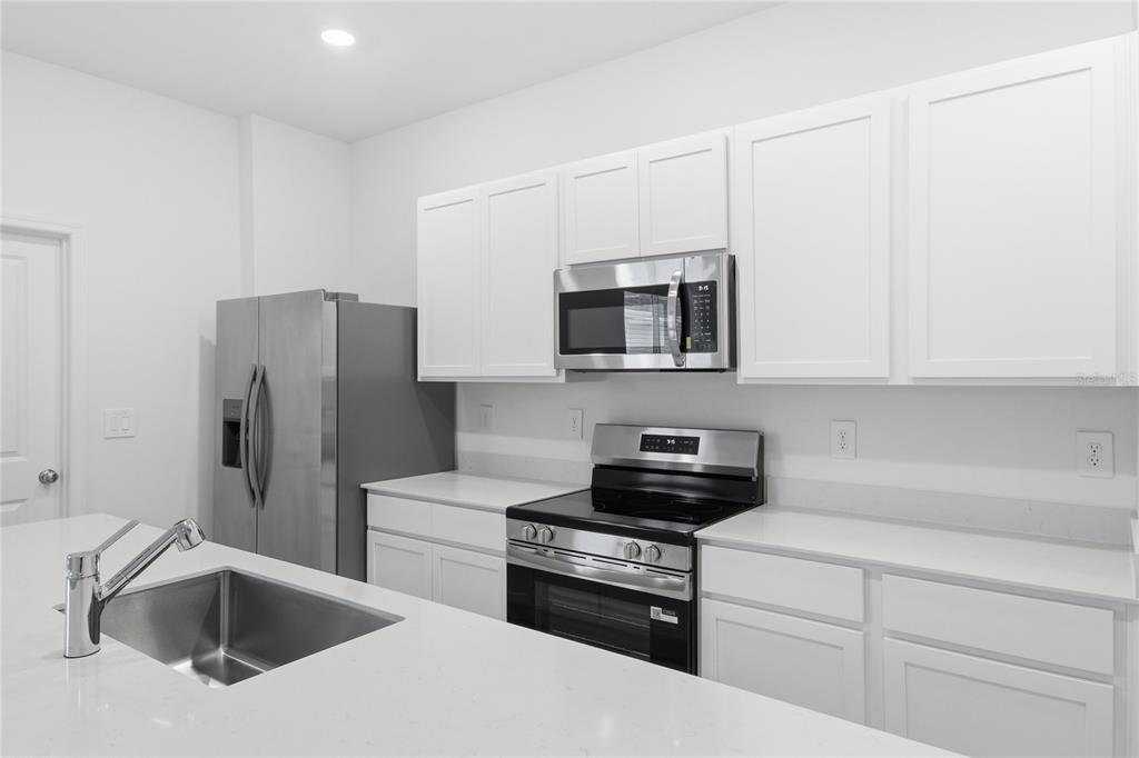 2140 Rider Rain Lane Apopka, FL 32703 - Photo 10 of 39