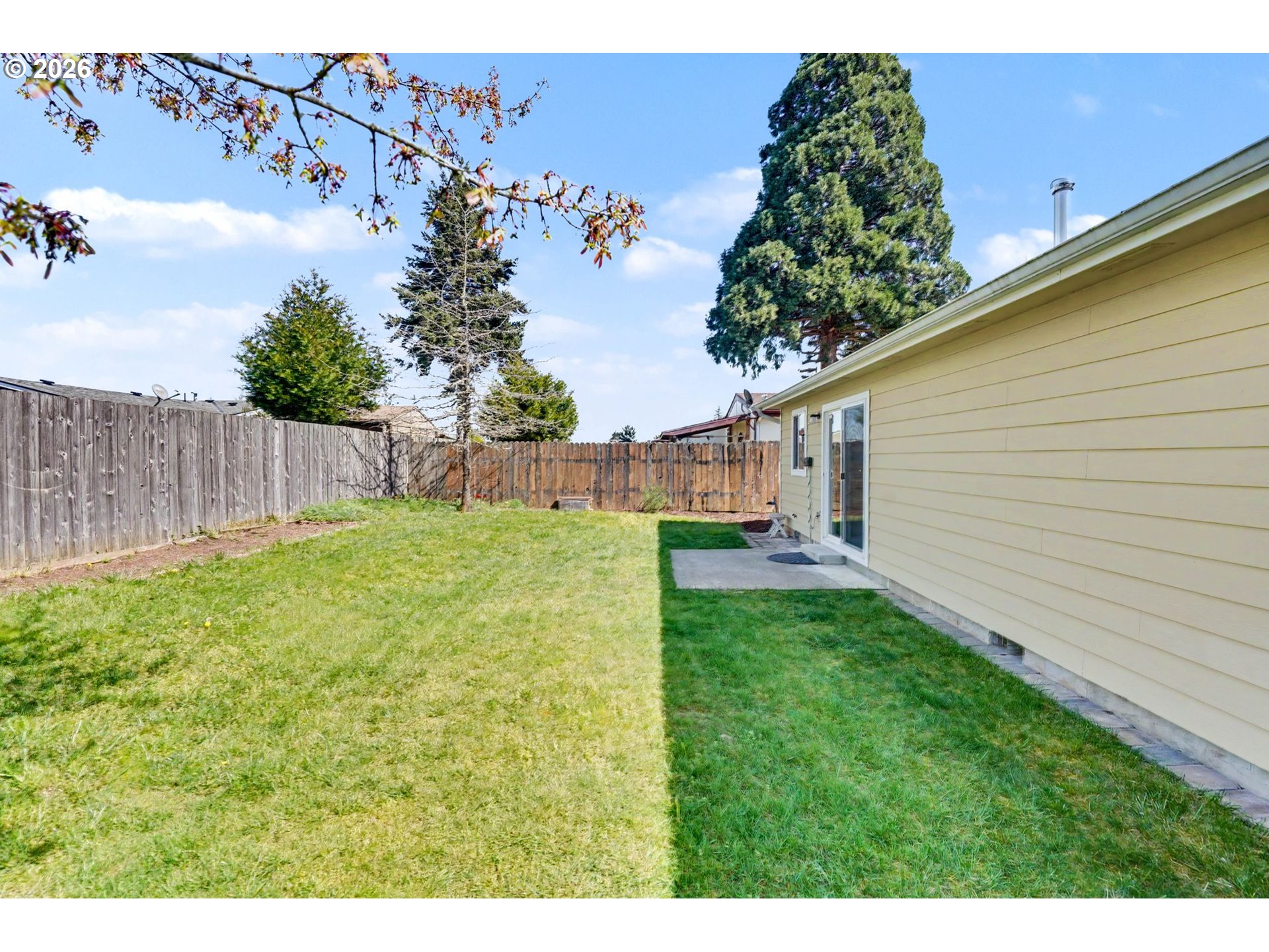 550 Southeast Hankel Street Dallas, OR 97338 - Photo 34 of 36 a view of backyard with garden