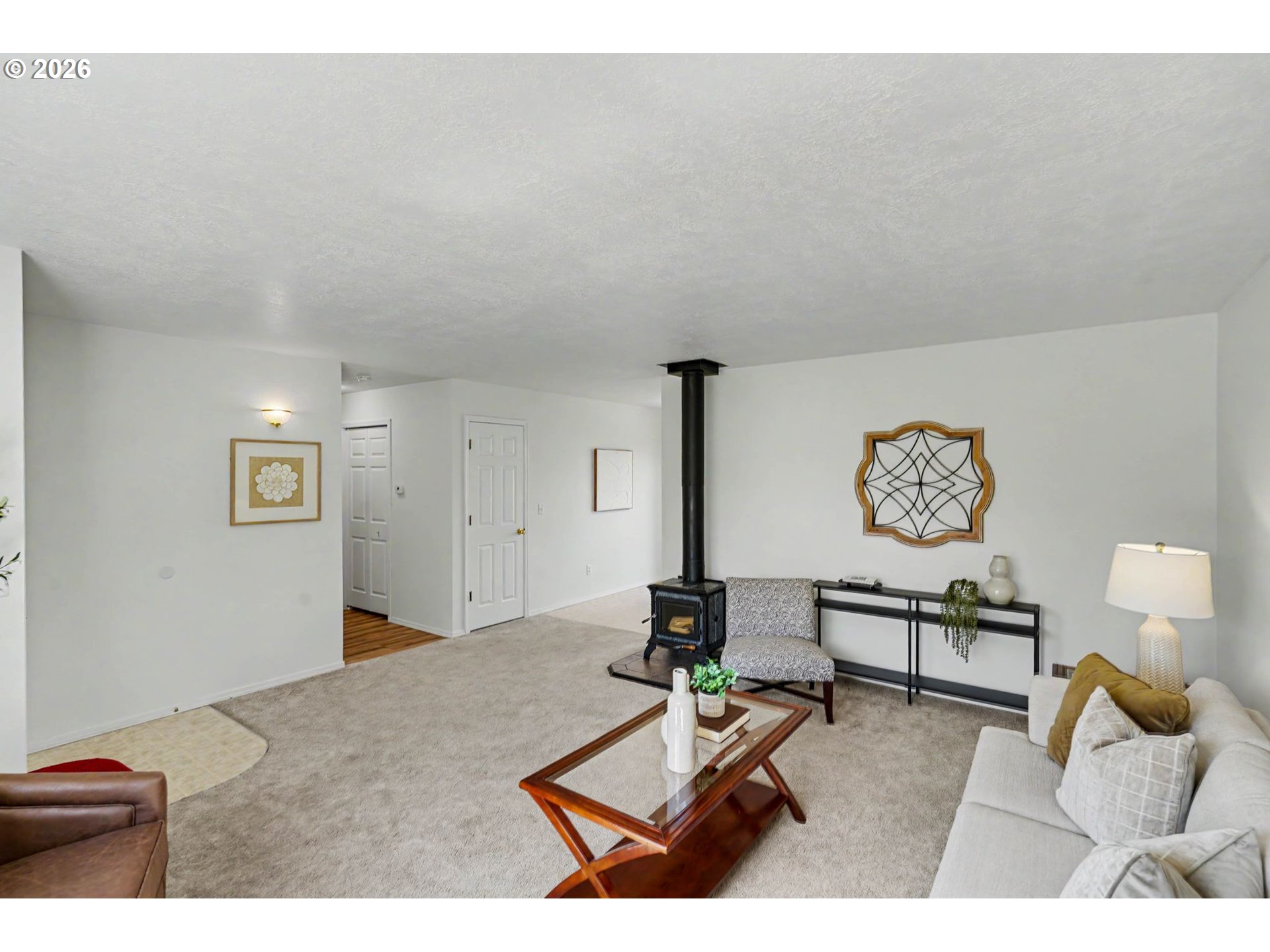 550 Southeast Hankel Street Dallas, OR 97338 - Photo 9 of 36 a living room with furniture
