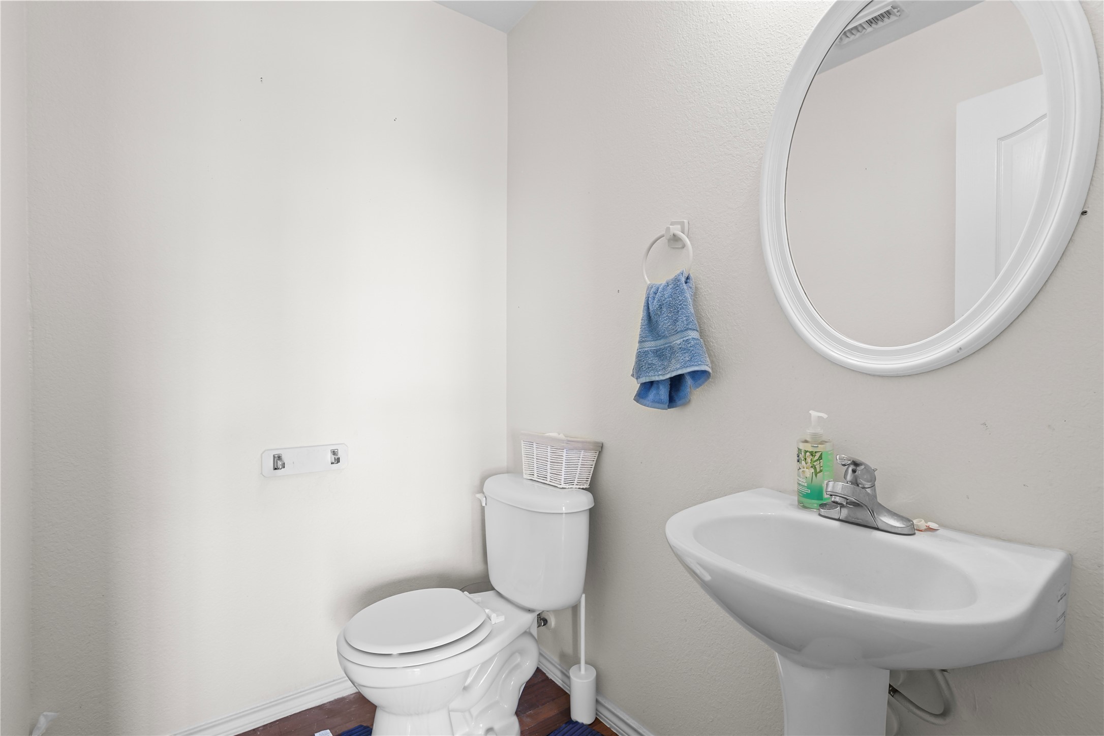 20806 Baronsledge Lane Katy, TX 77449 - Photo 15 of 23 a bathroom with a sink toilet and a mirror