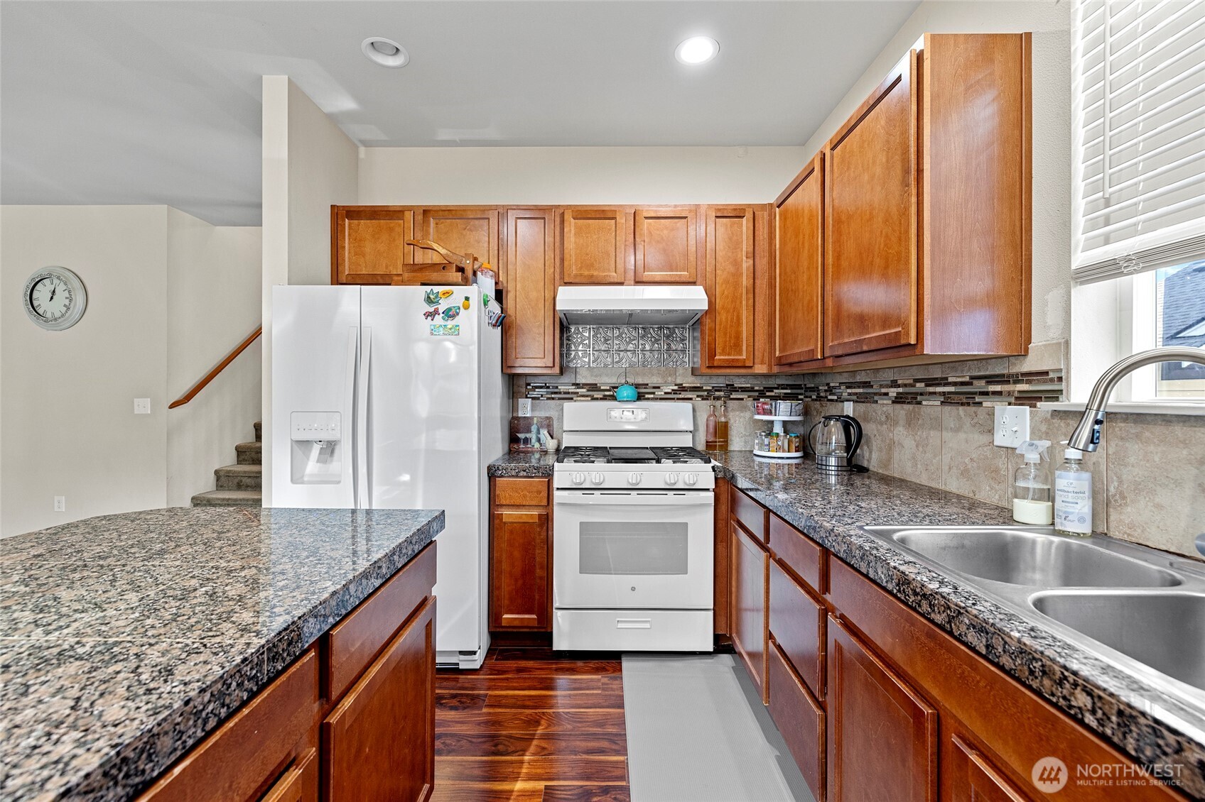 1712 Hillcrest Loop Mount Vernon, WA 98274 - Photo 8 of 34