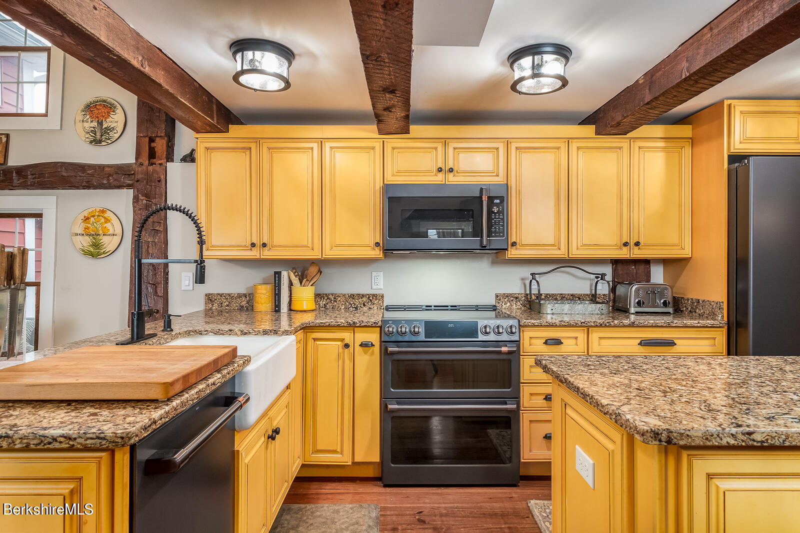 202B Whitman Road Hancock, MA 01267 - Photo 20 of 51 Kitchen