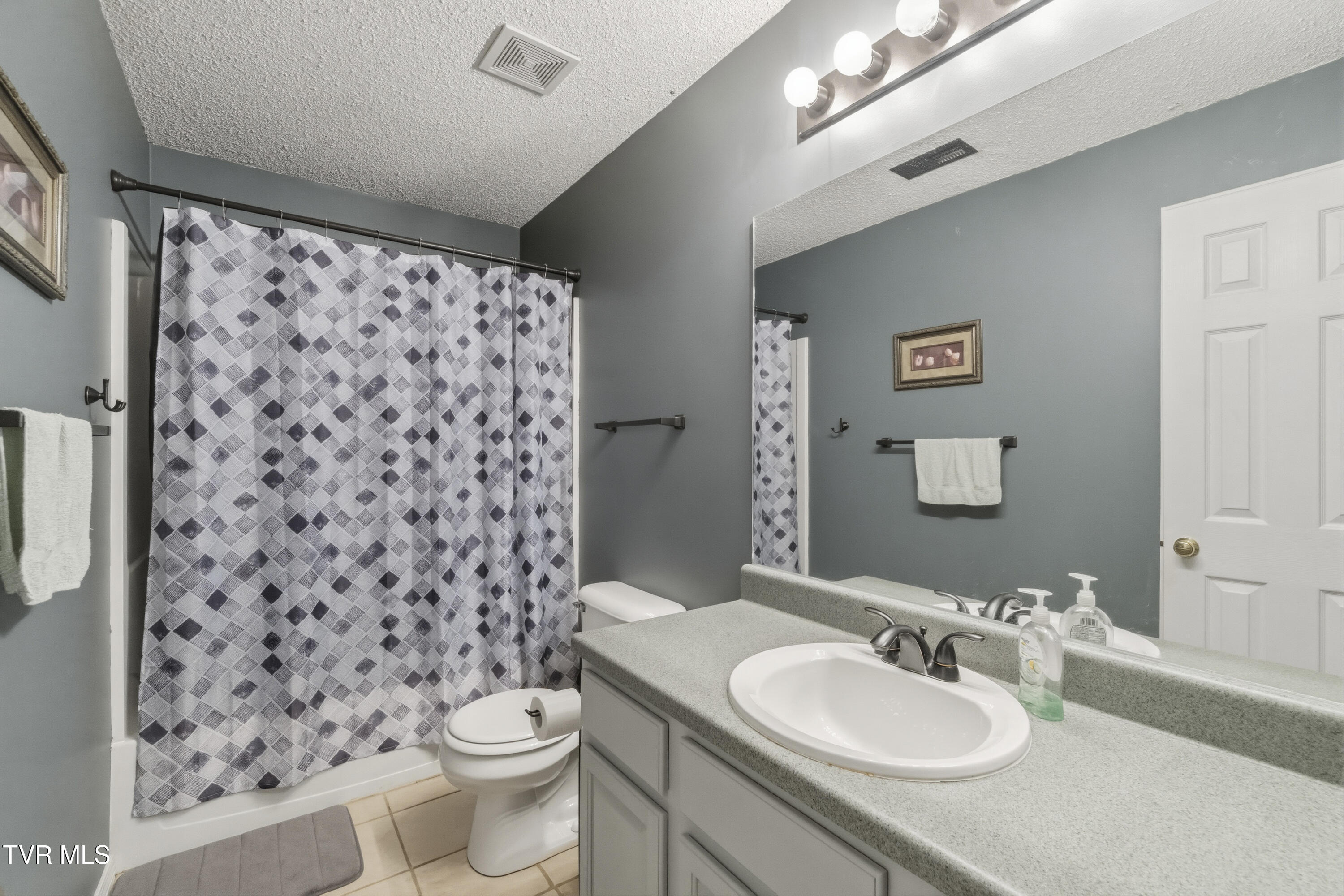 144 Kelsey Peterson Road Jonesborough, TN 37659 - Photo 26 of 41 Hall Bath